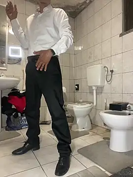 rogerdik76 online show from April 15, 5:03 am