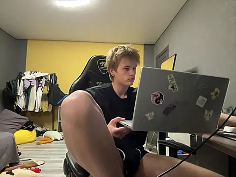 Snapshot of TaylerSigma chatting on February 22, 4:30 pm TaylerSigma online show from February 22, 4:30 pm