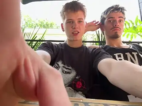 Snapshot of TaylerSigma chatting on October 23, 1:43 pm TaylerSigma online show from October 23, 1:43 pm