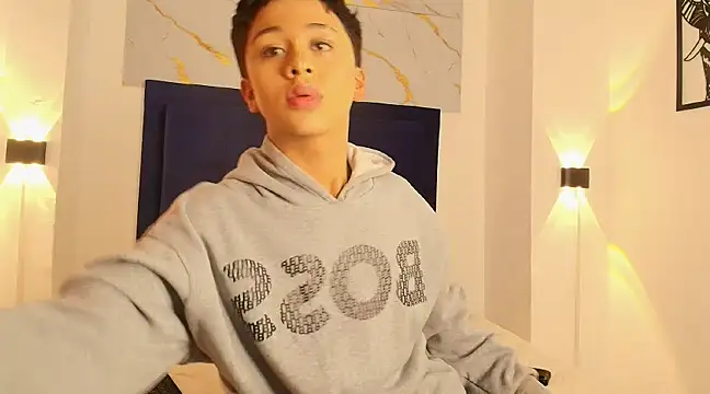 Snapshot of Dante_bre chatting on March 12, 8:41 pm Dante bre online show from March 12, 8:41 pm