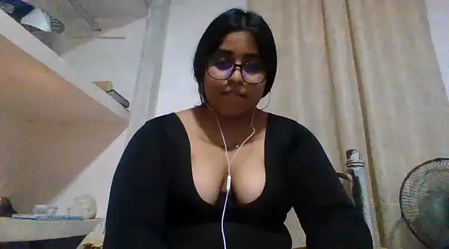 Snapshot of virginbrunette99 chatting on February 26, 11:59 pm virginbrunette99 online show from February 26, 11:59 pm