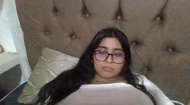 Snapshot of virginbrunette99 chatting on March 17, 9:02 pm virginbrunette99 online show from March 17, 9:02 pm