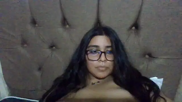 Snapshot of virginbrunette99 chatting on March 20, 11:12 pm virginbrunette99 online show from March 20, 11:12 pm