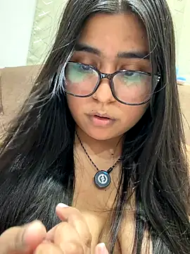 Snapshot of virginbrunette99 chatting on December 16, 6:07 am virginbrunette99 online show from December 16, 6:07 am