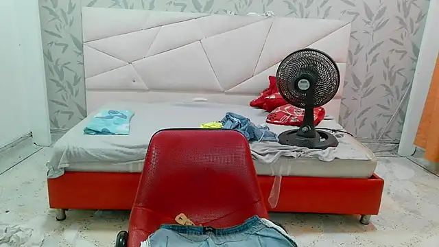 Snapshot of SexyPamela69 chatting on June 27, 7:52 pm SexyPamela69 online show from June 27, 7:52 pm