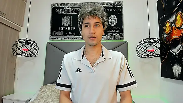 Snapshot of buddy_whitte chatting on October 30, 11:11 am buddy whitte online show from October 30, 11:11 am