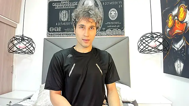 Snapshot of buddy_whitte chatting on November 4, 12:04 pm buddy whitte online show from November 4, 12:04 pm