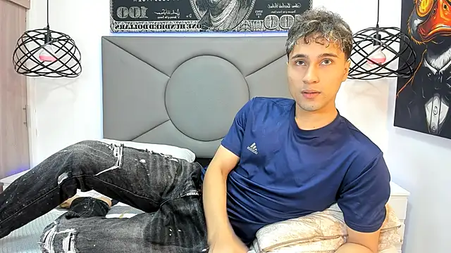 Snapshot of buddy_whitte chatting on November 8, 11:43 am buddy whitte online show from November 8, 11:43 am