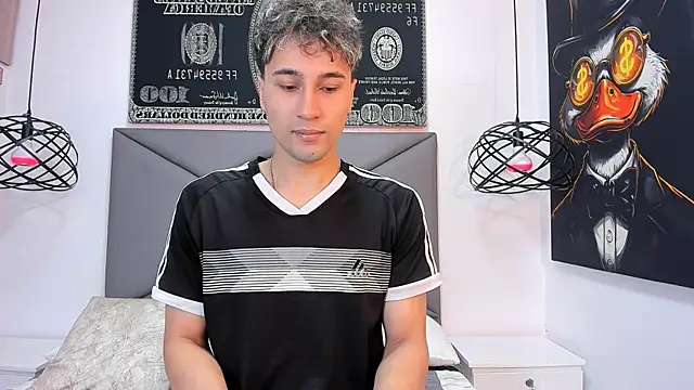 Snapshot of buddy_whitte chatting on November 9, 11:41 am buddy whitte online show from November 9, 11:41 am