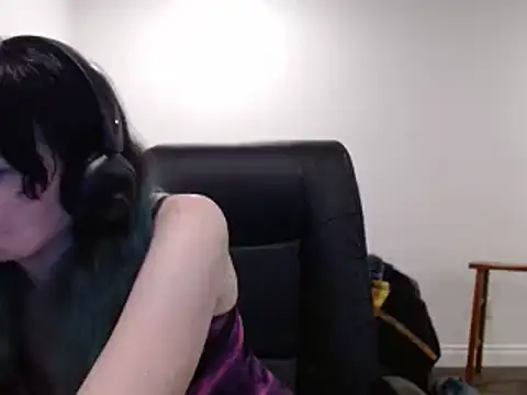 Hotmodel1984 online show from March 23, 9:41 pm