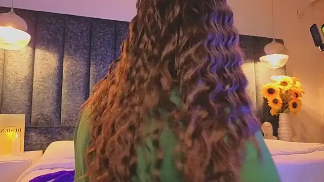 Ariannaa Suarez1 online show from February 26, 7:35 pm