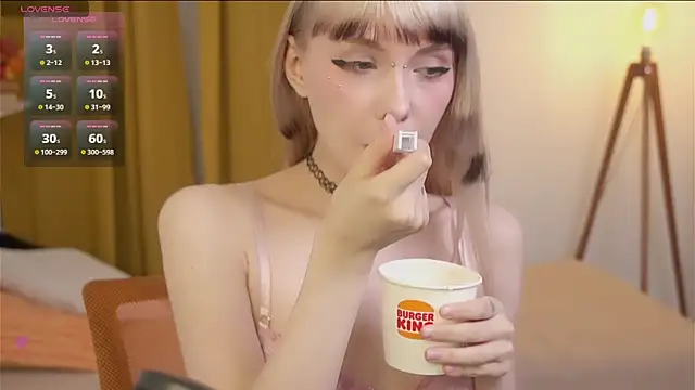 Snapshot of Cherry_Bite chatting on November 21, 9:57 pm Cherry Bite online show from November 21, 9:57 pm