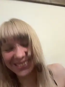 Snapshot of Cherry_Bite chatting on November 30, 9:46 am Cherry Bite online show from November 30, 9:46 am