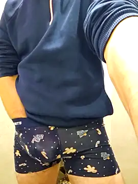 Snapshot of Mpinios chatting on February 20, 10:21 pm Mpinios online show from February 20, 10:21 pm