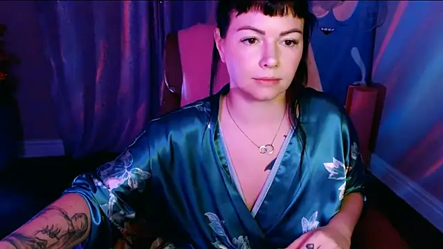 Snapshot of NaughtyLittleVeteran chatting on February 28, 9:25 am NaughtyLittleVeteran online show from February 28, 9:25 am