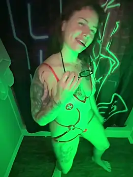 Snapshot of NaughtyLittleVeteran chatting on October 29, 1:19 am NaughtyLittleVeteran online show from October 29, 1:19 am