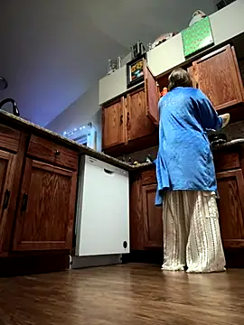 Snapshot of NaughtyLittleVeteran chatting on December 3, 8:34 am NaughtyLittleVeteran online show from December 3, 8:34 am