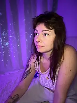 Snapshot of NaughtyLittleVeteran chatting on December 15, 8:07 am NaughtyLittleVeteran online show from December 15, 8:07 am