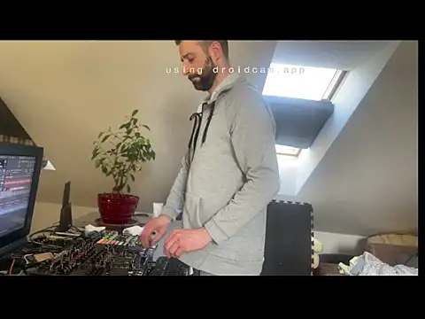 gryzoon online show from March 3, 11:05 am