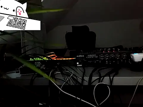 Snapshot of gryzoon chatting on June 12, 7:02 pm gryzoon online show from June 12, 7:02 pm