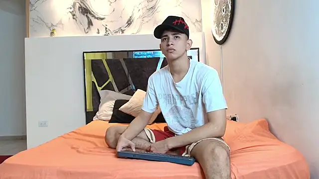 Snapshot of KING_OFF_BOYS chatting on November 12, 1:22 pm KING OFF BOYS online show from November 12, 1:22 pm