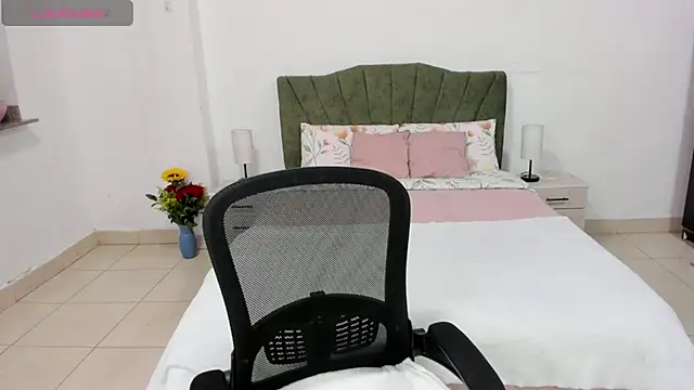 camila tailors online show from September 18, 3:03 pm