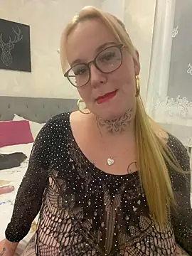 Snapshot of kahyhot chatting on October 1, 6:47 pm kahyhot online show from October 1, 6:47 pm