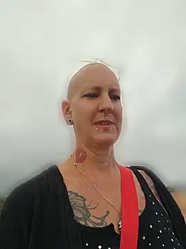 Snapshot of Emma_Milf25 chatting on April 30, 5:19 pm Emma Milf25 online show from April 30, 5:19 pm