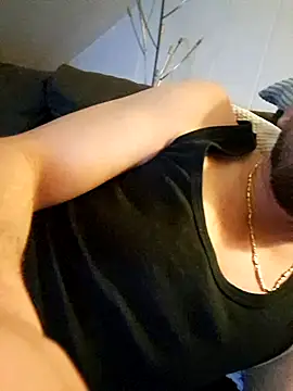 Snapshot of DearRusting chatting on December 15, 8:13 pm DearRusting online show from December 15, 8:13 pm