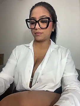 Nicoll Evans  online show from November 18, 1:15 pm