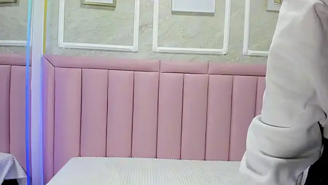 Snapshot of Samy_jons chatting on November 21, 12:26 pm Samy jons online show from November 21, 12:26 pm