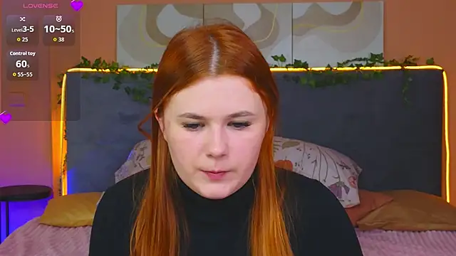 Snapshot of Eva_Starlight chatting on October 10, 4:11 am Eva Starlight online show from October 10, 4:11 am