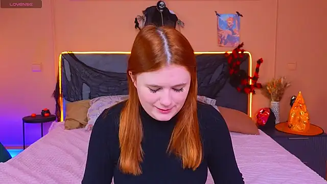 Snapshot of Eva_Starlight chatting on October 26, 4:07 am Eva Starlight online show from October 26, 4:07 am