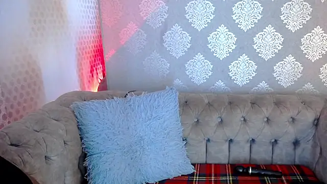 Snapshot of Agata_Grubisic chatting on July 12, 4:14 am Agata Grubisic online show from July 12, 4:14 am