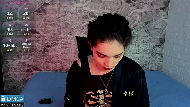 MaeveKuro online show from December 15, 3:22 am