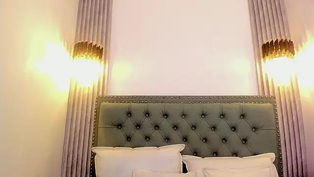 Snapshot of PaolaB_g chatting on March 12, 3:07 pm PaolaB g online show from March 12, 3:07 pm