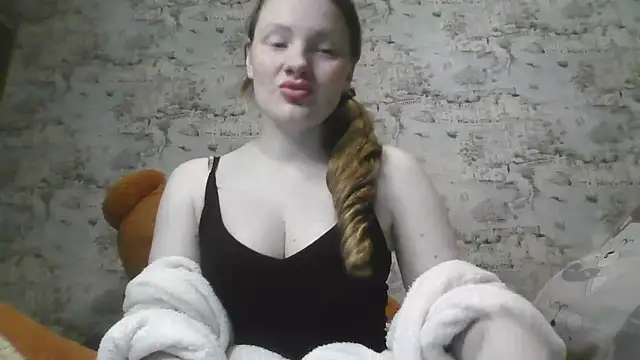 Eveline May online show from March 6, 5:00 pm