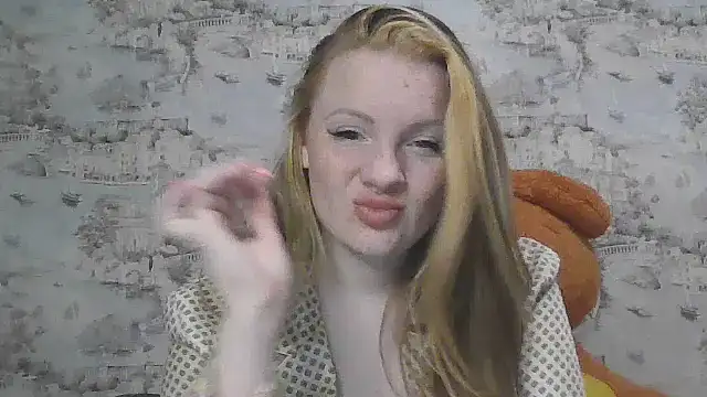 Eveline May online show from September 21, 7:04 pm