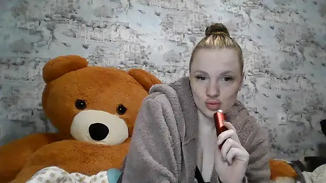 Eveline May online show from October 3, 3:53 pm