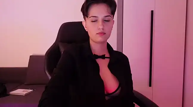 Snapshot of DomAres chatting on February 28, 7:56 pm DomAres online show from February 28, 7:56 pm