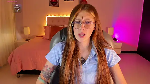 Emily Warren  online show from March 26, 7:19 pm