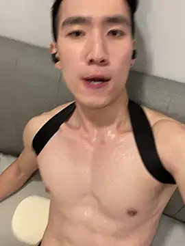 Snapshot of Hon1069 chatting on March 5, 8:10 pm Hon1069 online show from March 5, 8:10 pm