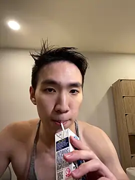 Snapshot of Hon1069 chatting on March 9, 4:44 pm Hon1069 online show from March 9, 4:44 pm