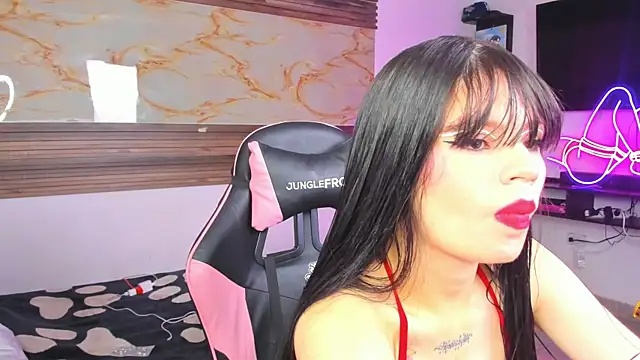 Snapshot of Cloe_roouse chatting on October 23, 12:54 am Cloe roouse online show from October 23, 12:54 am