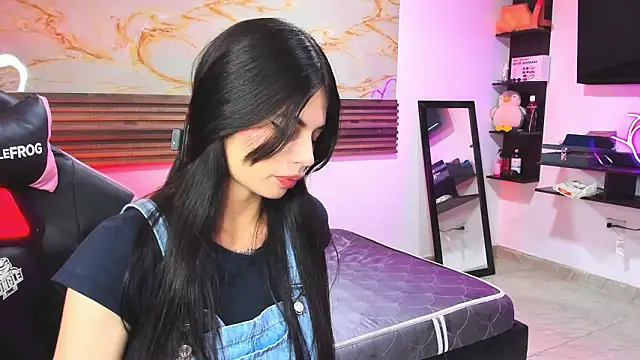 Snapshot of Cloe_roouse chatting on March 17, 7:39 pm Cloe roouse online show from March 17, 7:39 pm