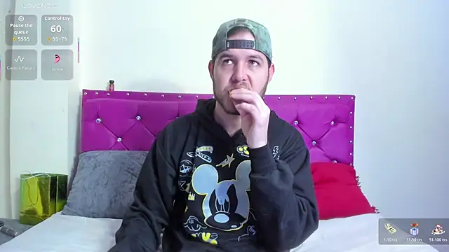 Snapshot of matthewlatin chatting on April 4, 2:21 am matthewlatin online show from April 4, 2:21 am