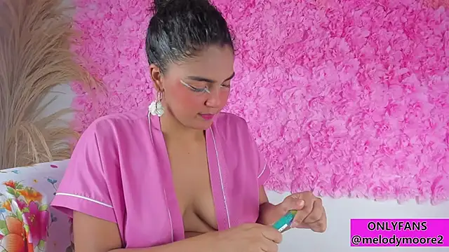 Melodymoore  online show from November 6, 10:21 pm