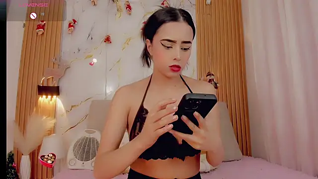 Snapshot of ValeriCardenas chatting on December 3, 2:19 am ValeriCardenas online show from December 3, 2:19 am