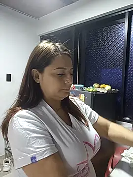 Snapshot of nahomysaints chatting on December 18, 2:06 am nahomysaints online show from December 18, 2:06 am