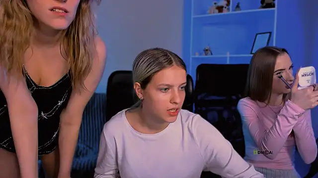 doll vey online show from November 23, 9:25 pm